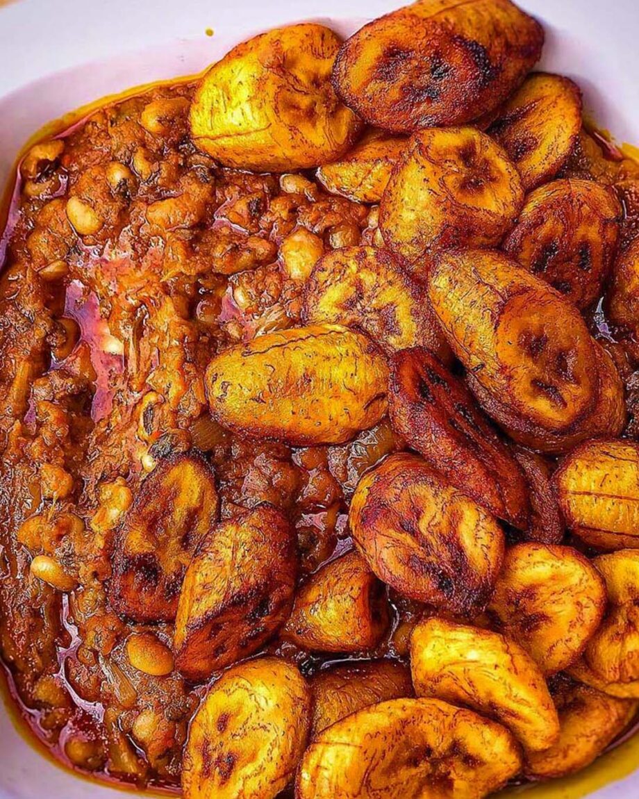 Nigerian Food Dodo Porridge Beans and Plantain Nigerian Beans Pot Nigeria Meal Calabar Kitchen Chef naija home food Lagos Ama Cuisine Ecstasy Foods
